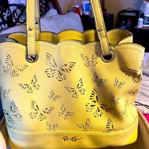 Beautiful yellow Jesica Simpson purse